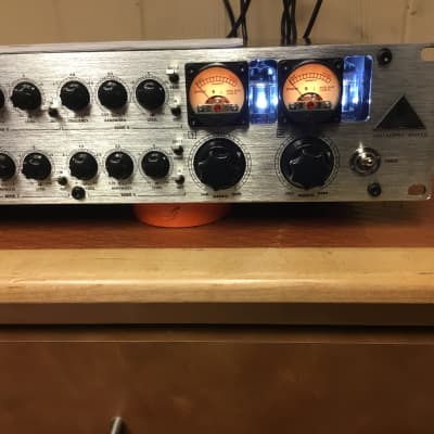 Behringer T1951 Tube Ultra-Q with output transformers and Behringer T1951 Tube Ultra-Q with output transformers and
