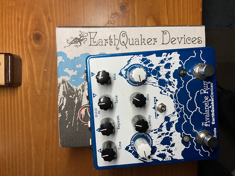 EarthQuaker Devices Avalanche Run Stereo Reverb & Delay with Tap Tempo V2