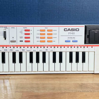 Casio PT-82 ホワイト☆ミニシンセサイザー☆日本製☆1986年☆ s-l1200.jpg