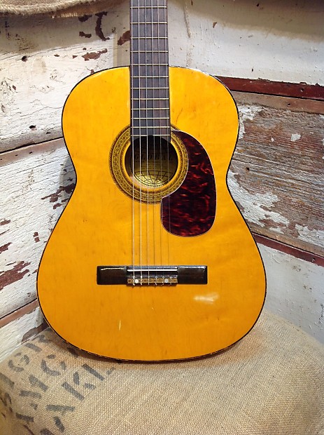Global Nylon String Classical Acoustic Guitar