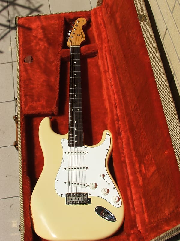 1983 Fender ‘62 Reissue Stratocaster Fullerton Vintage Olimpic White Slab Boar
d Rosewood Neck image 1