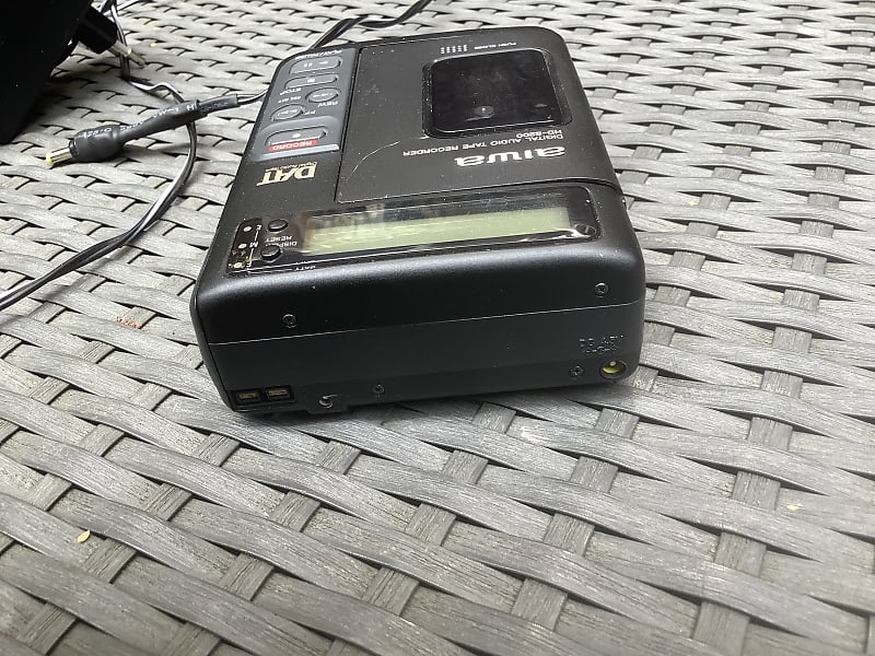 aiwa HD-S200 DAT デジタルオーディオテープレコーダー AIWA HD - S200 PORTABLE DAT RECORDER | eBay