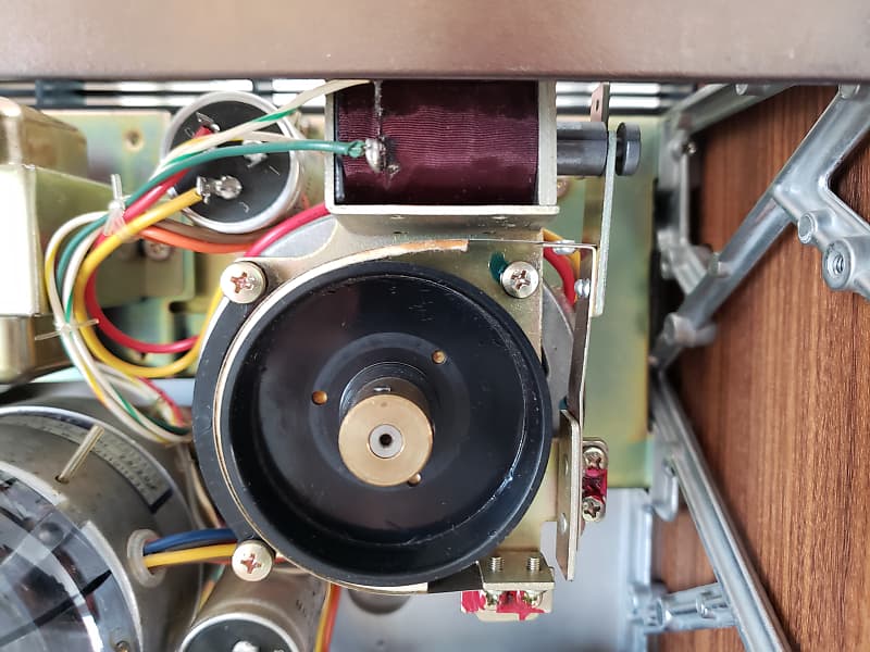 Vintage Sony reel-to-reel tape deck repair. As usual with equipment like  this, the mechanism needed hardened grease cleaned out followed by  lubrication.