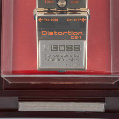 BOSS Distortion DS-1  GOLD 1998 + Showroom DISPLAY! Extremely RARE image 3