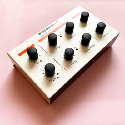 【レア】MAM MB33 analog bass-synthesizer MAM MB33 Analog Retro Bass Synthesizer - YouTube