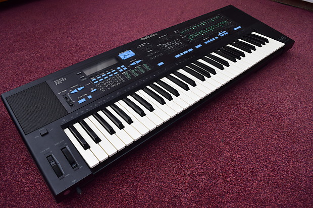 Technics SX-AX5 (Digital Synth) - With Carry Case & Dust