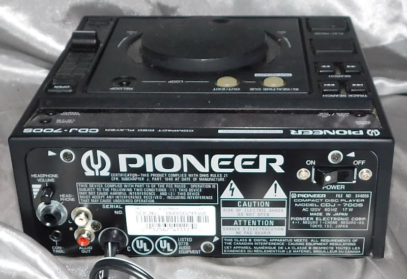 Pioneer CDJ-700S DJ CD player | Reverb Pioneer CDJ-700S DJ CD player | Reverb