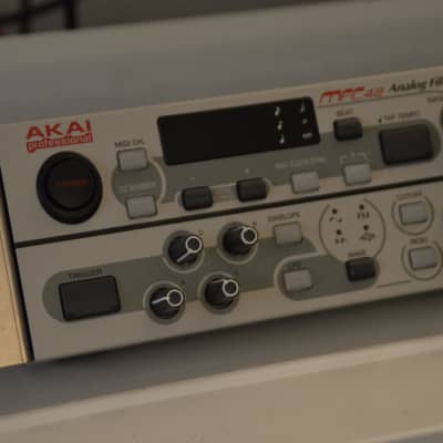 Akai MFC-42, Stereo/mono Multi-mode Analog Filter + Phaser, EQ, Distortion image 2