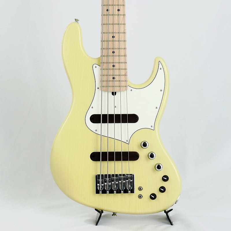 Q1　Xotic XJ-1T 5st Xotic XJ-1T 5st Surf Green / Heavy Relic / Matching