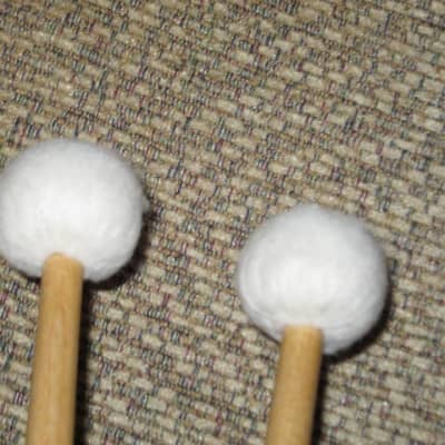one pair new old stock (with packaging) Vic Firth T3 American Custom TIMPANI - STACCATO MALLETS (Medium hard for rhythmic articulation) Head material / color: Felt / White -- Handle Material: Hickory (or maybe Rock Maple) from 2019 image 14