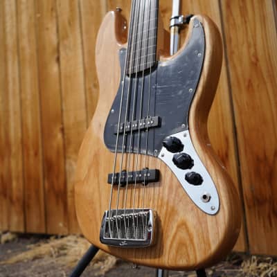 G&L USA JB-5 || Vintage Natural ||  Lined/FRETLESS || 5-String Bass w/ Case (2021) image 3