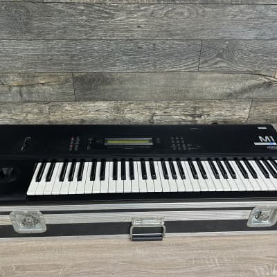 Korg M1 61-Key Synth Music Workstation w/ Hard Case #1253