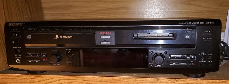 Sony MXD-D5C Mini disc/ 5 CD