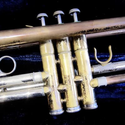 Olds Trumpet Unbranded Gold & Silver with Newer Conn Case Circa-1958-Gold & Silver image 13