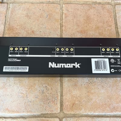 ★Numark VM03 3連液晶モニター★ 中古 ☆Numark VM03 3連液晶モニター☆ 中古