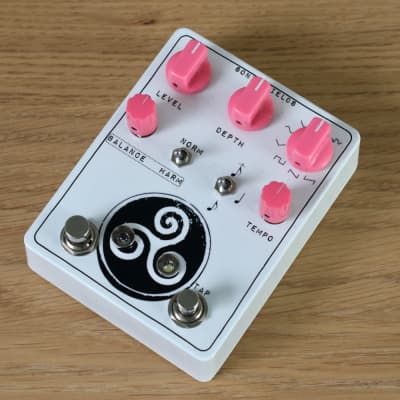 Sonic Fields Holy Tremity tremolo image 3
