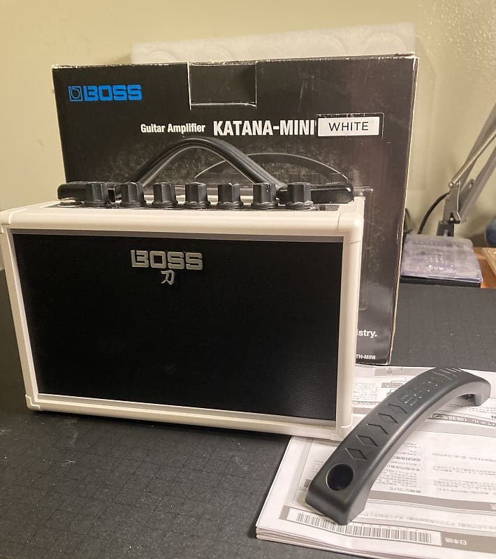 Katana Mini with external speaker jack