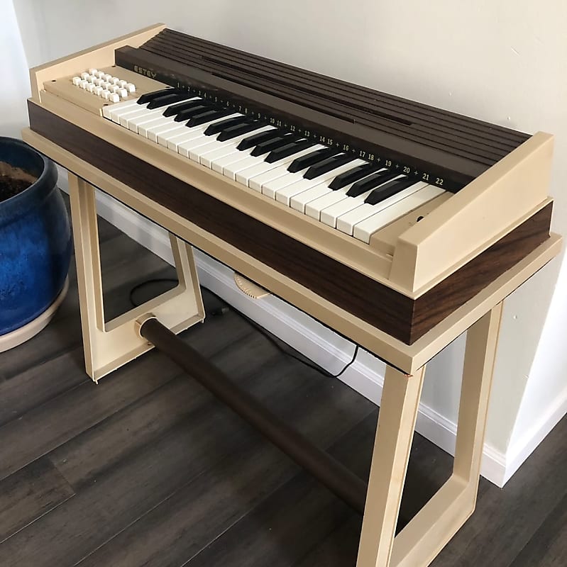 Estey P2010 Electric Organ Reverb