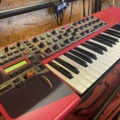 Nord Lead 3 49-Key 24-Voice Polyphonic Synthesizer 2002 - 2007 - Red