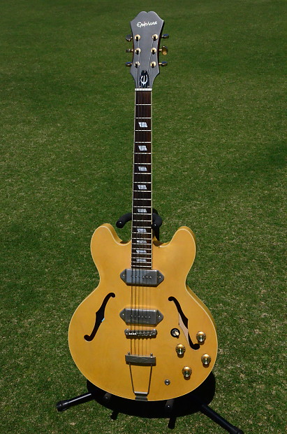 Epiphone Casino E230TD Inspired by John Lennon Revolution w
