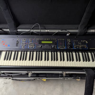 Ensoniq ZR-76 64-Voice Expandable Keyboard 1998 - Black