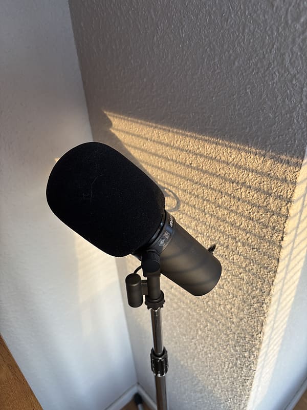 Shure SM7B Cardioid Dynamic Microphone 2001 - Present - Black image 1