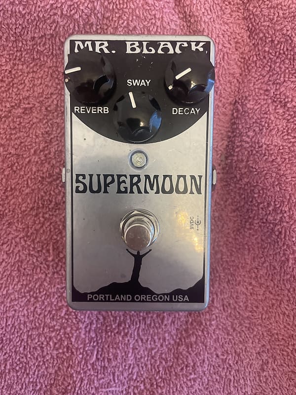 Mr. Black Supermoon Chrome