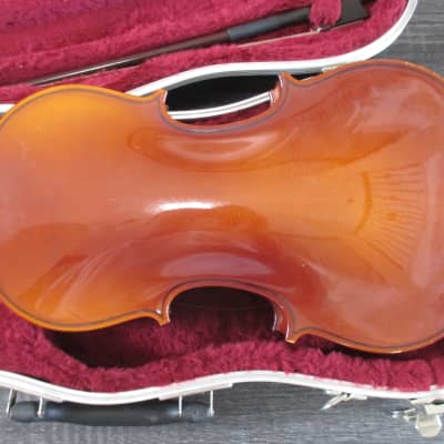 13" viola with case and bow for 9 - 12 year old.  Made in Romania image 8