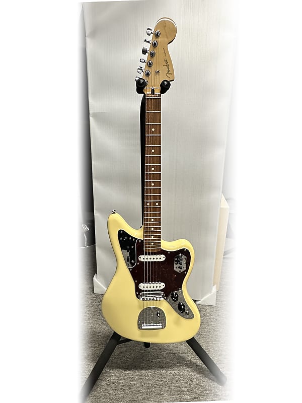 Fender Vintera II '70s Jaguar with MOD Pau Ferro Fretboard