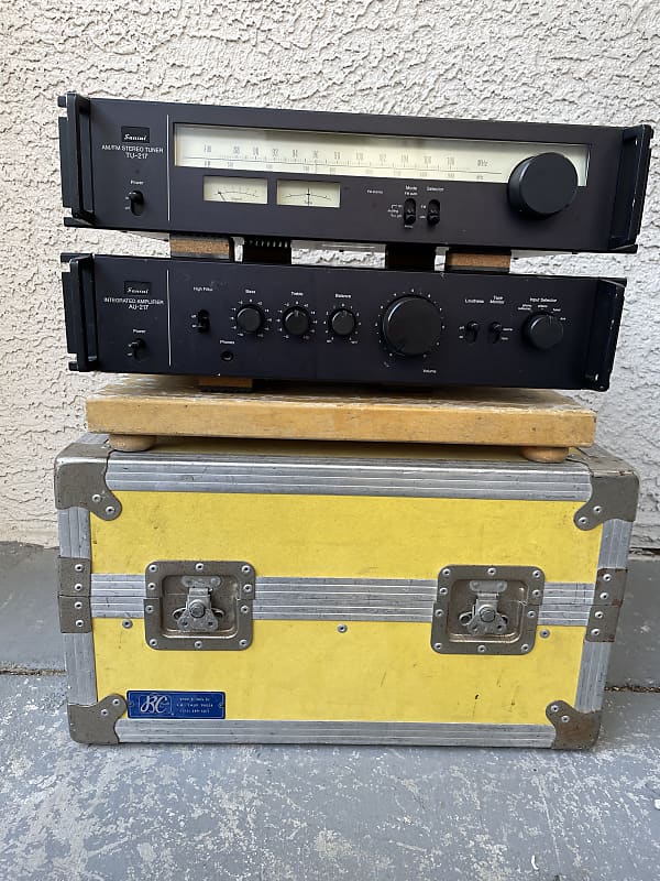 Vintage Sansui AU-217 Intergrated Amplifier & TU-217 Stereo Tuner