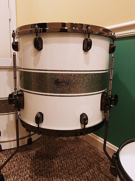 Tama Starclassic Silver Snow Racing Stripe w/ Black Nickel