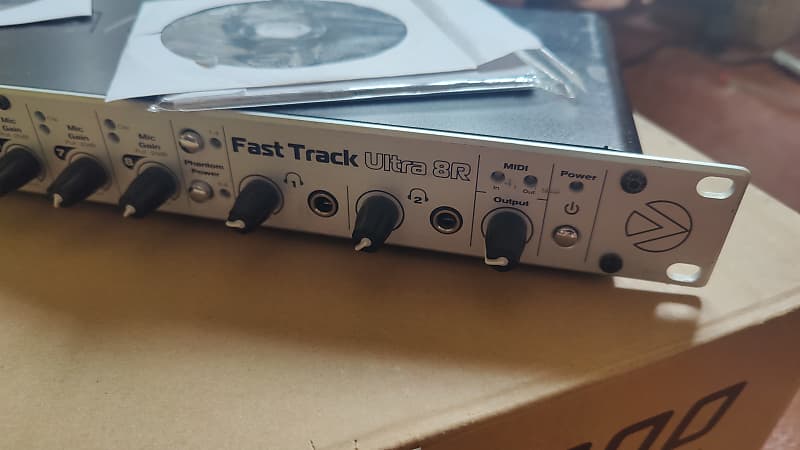 エムオーディオ Fast Track Ultra 8R-