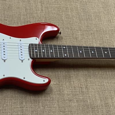 Fender Squier Stratocaster Mini  Red image 3