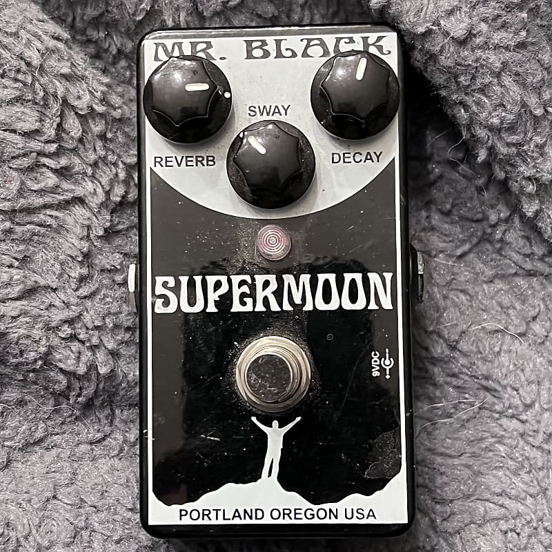 Mr. Black Supermoon