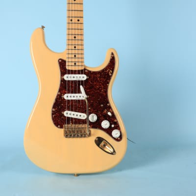 2005 Fender Deluxe Player Stratocaster Maple Strat Honey Blonde Electric Guitar for sale