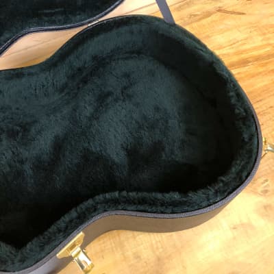 Martin Hardshell Plush Case for 000 Size Guitars - Black w/ Green Interior image 8