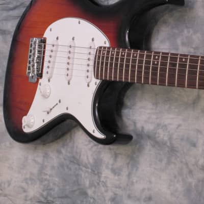 Cort - G200-Strat style Electric Guitar/ Classic Gloss Sunburst image 17