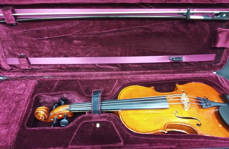Used Cadenza 4/4 Violin w/Case image 1