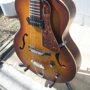Godin 5th Avenue Kingpin Archtop Sunburst Hollowbody Guitar W/ Gig Bag image 4