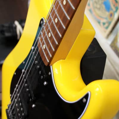 Fender USA Body/Mexico Neck Stratocaster 2018 - Yellow image 4