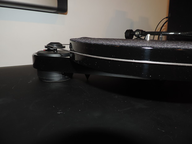 Pro-Ject RM 1.3 Turntable - High Gloss Black with Pearl Cartridge