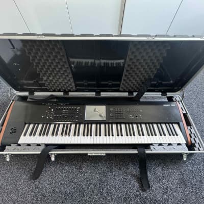 Korg KRONOS 2 88-Key Digital Synthesizer Workstation 2014 - Present - Black/Wood
