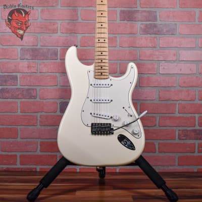 Fender Standard Stratocaster with Maple Fretboard Arctic White 2006 w/Gigbag for sale