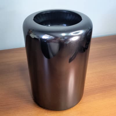 Apple A1481 Late 2013 Mac Pro 6,1 Tower 2.7 GHz 12-Core Apple A1481 Late 2013 Mac Pro 6,1 Tower 2.7 GHz 12-Core