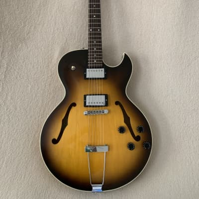 Gibson ES-135（2000年製） Just in! 2000 Gibson ES-135 Limited Edition with factory