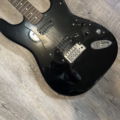 Squier Stratocaster - Black image 2