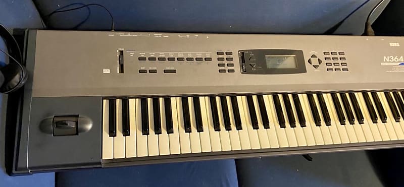 Korg N364 61-Key Music Workstation 1990s - Gray