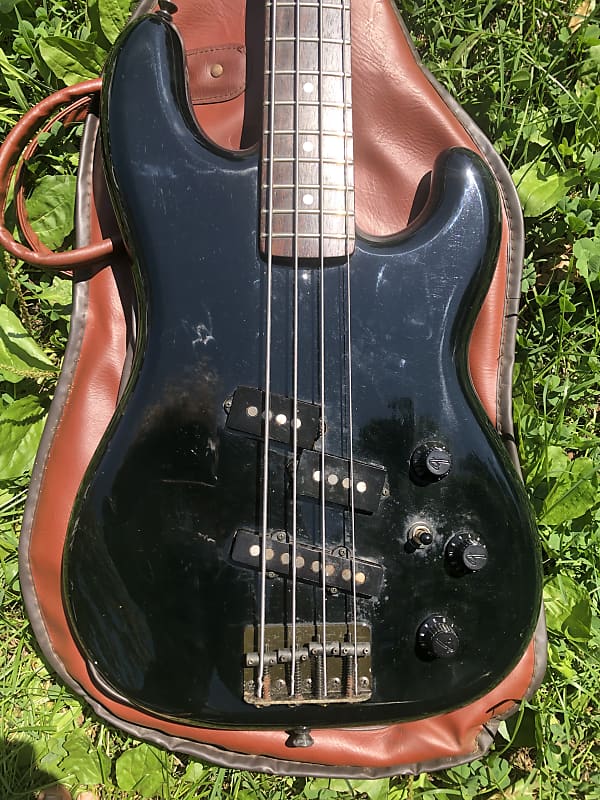 Fender Jazz Bass Special 黒 4弦　ケース付き Fender Jazz Bass Special Black 1989 – Chicago Music Exchange