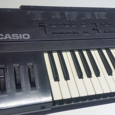Casio VZ-1 61-Key FM Synthesizer Keyboard