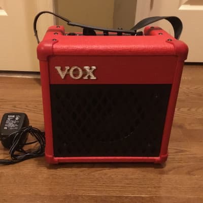 Vox DA5 5W 1x6.5 Red Guitar Combo Amp battery or AC powered